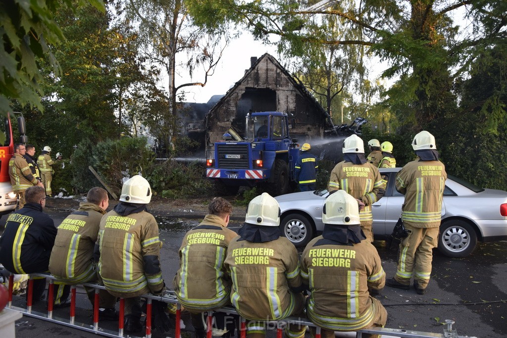 Grossfeuer Einfamilienhaus Siegburg Muehlengrabenstr P0925.JPG - Miklos Laubert